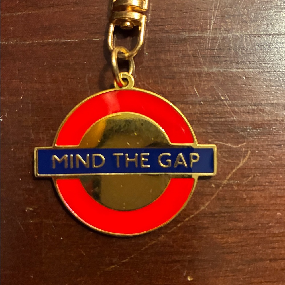 Bag Charm Mind the Gap' Design - Picture 5 of 5